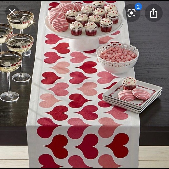 ISO Crate & Barrel heart table runner ❤️💗 - Picture 1 of 1